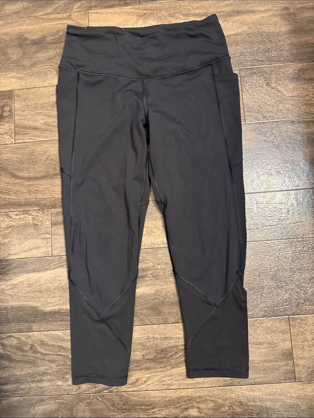 Victoria's Secret Black Cropped Active Leggings with Side Pockets